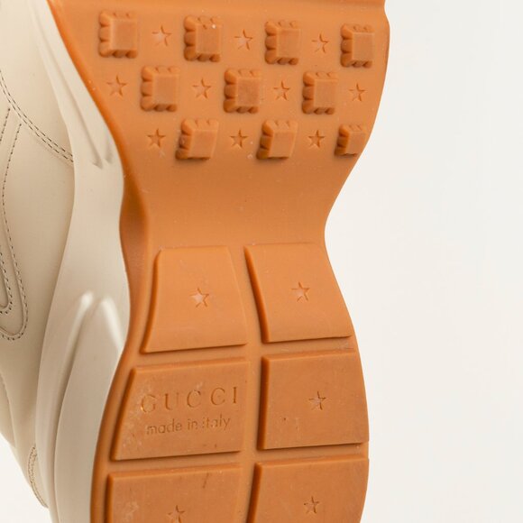 Gucci x Disney Rhyton Ivoire 'Mickey Mouse' Leather Sneakers - Picture 5 of 12